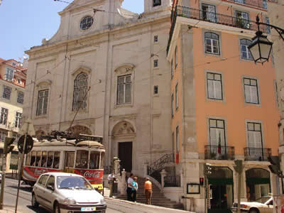 SHopping Lisbon Rua da Medalena Church