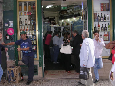 Rua Barros Queirós 27 ginjinha cafe Rubi