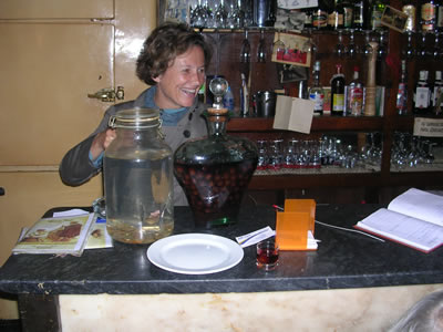 Lisbon Restaurant Merca Tudo Ginja Erika coin trick
