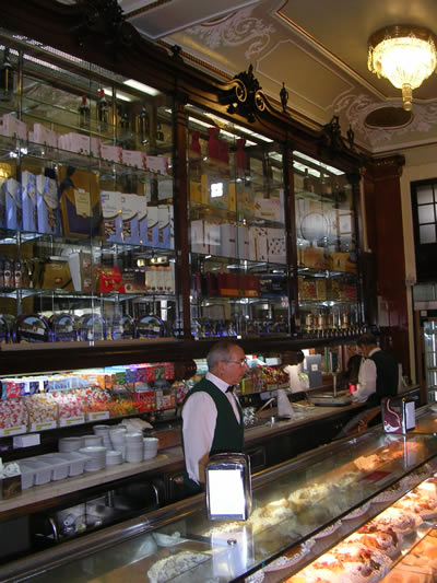 Tea lunchroom Versailles Lisbon 1 Tea lunchroom Versailles Lisbon 1