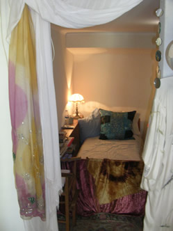 Classy 2 bedroom apartment bedroom near the garden2