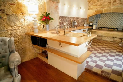 Lisbon Calling hostel Lisbon kitchen bring your own recipes