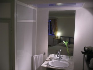 Apartment Alfama Lisbon bathroom