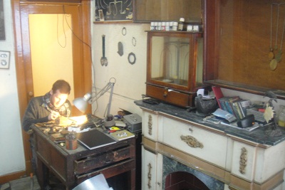 Designer Sebastiao Saraiva Lobo Lisbon wire designs atelier Calcada de Santo Andre