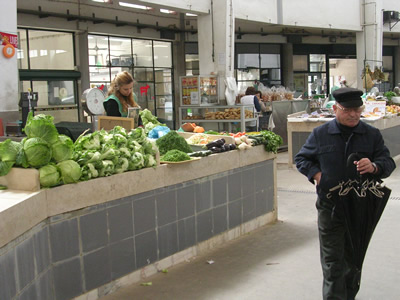 Lisbon Shopping: Mercado de Arroios vegetables