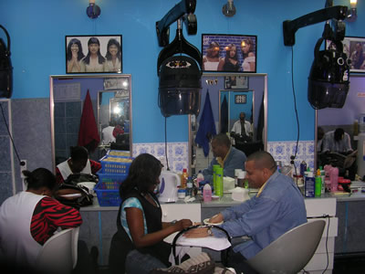Tomé Costa African hairdresser Mouraria14